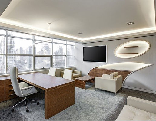 Interior de oficina con mobiliario de diseño